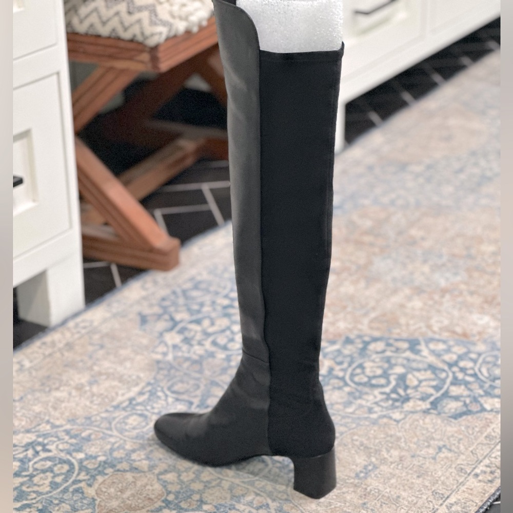 Stuart Weiztman GILLIAN 60 CITY BOOT.
BLK 39 leather 
8.5 B